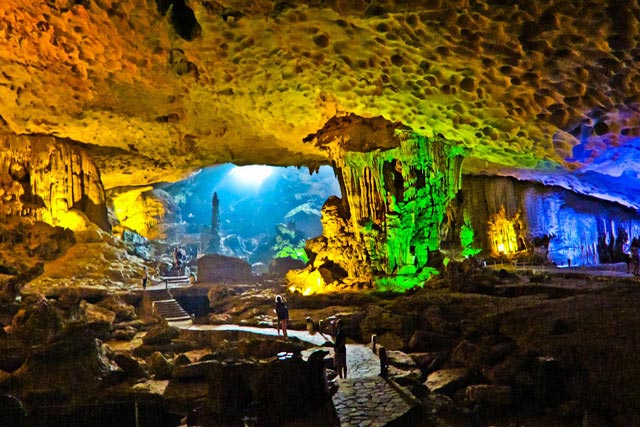 Sung Sot Cave