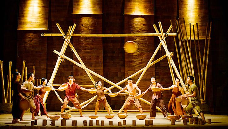 Discover the Soul of Vietnam Through À Ố Show in Saigon 2 a o show
